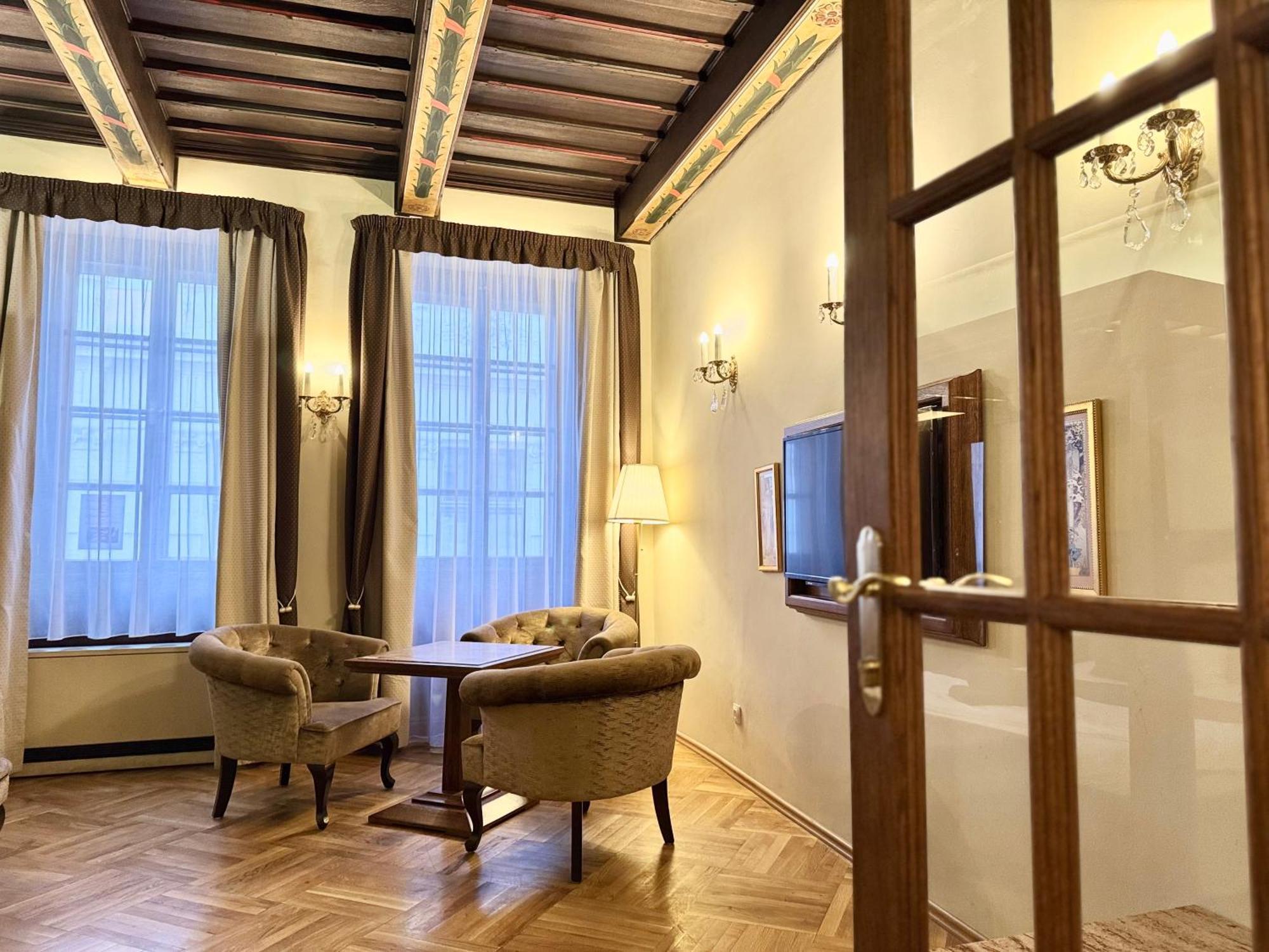 Traditional Prague Apartment ภายนอก รูปภาพ